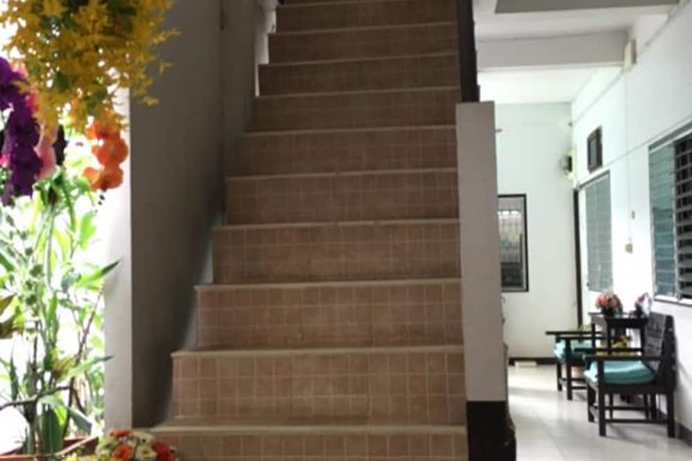 Ampawan Guesthouse