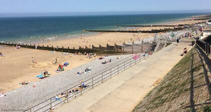 2 Museum Cottages - perinteinen villi mökki, kodikas, romanttinen perääntyä sydämessä Sheringham,