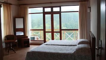 Luxury Room, 1 Queen Bed | 1 bedroom, premium bedding, individually furnished, free WiFi