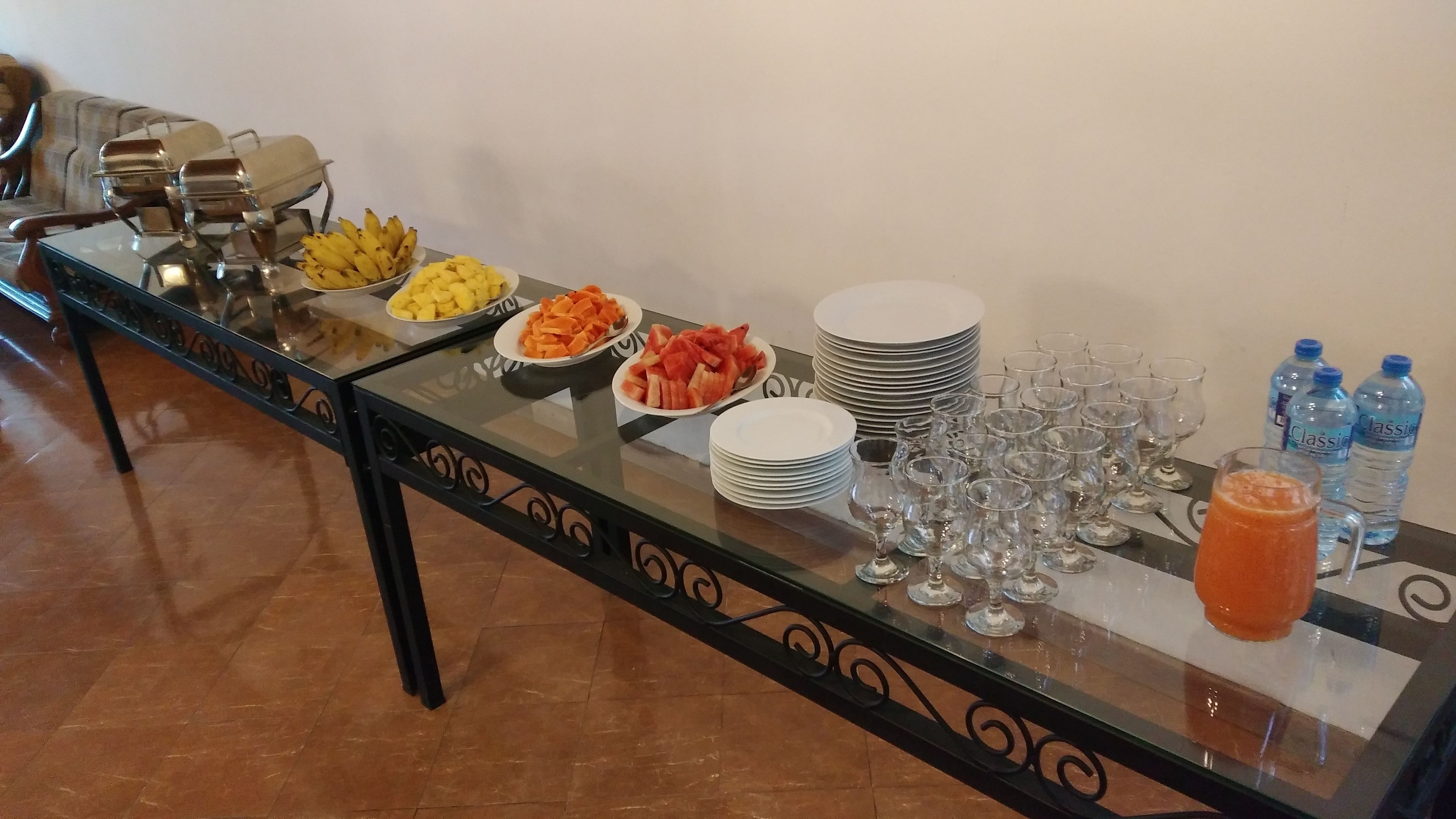 daily english breakfast (usd 10.00 per person)