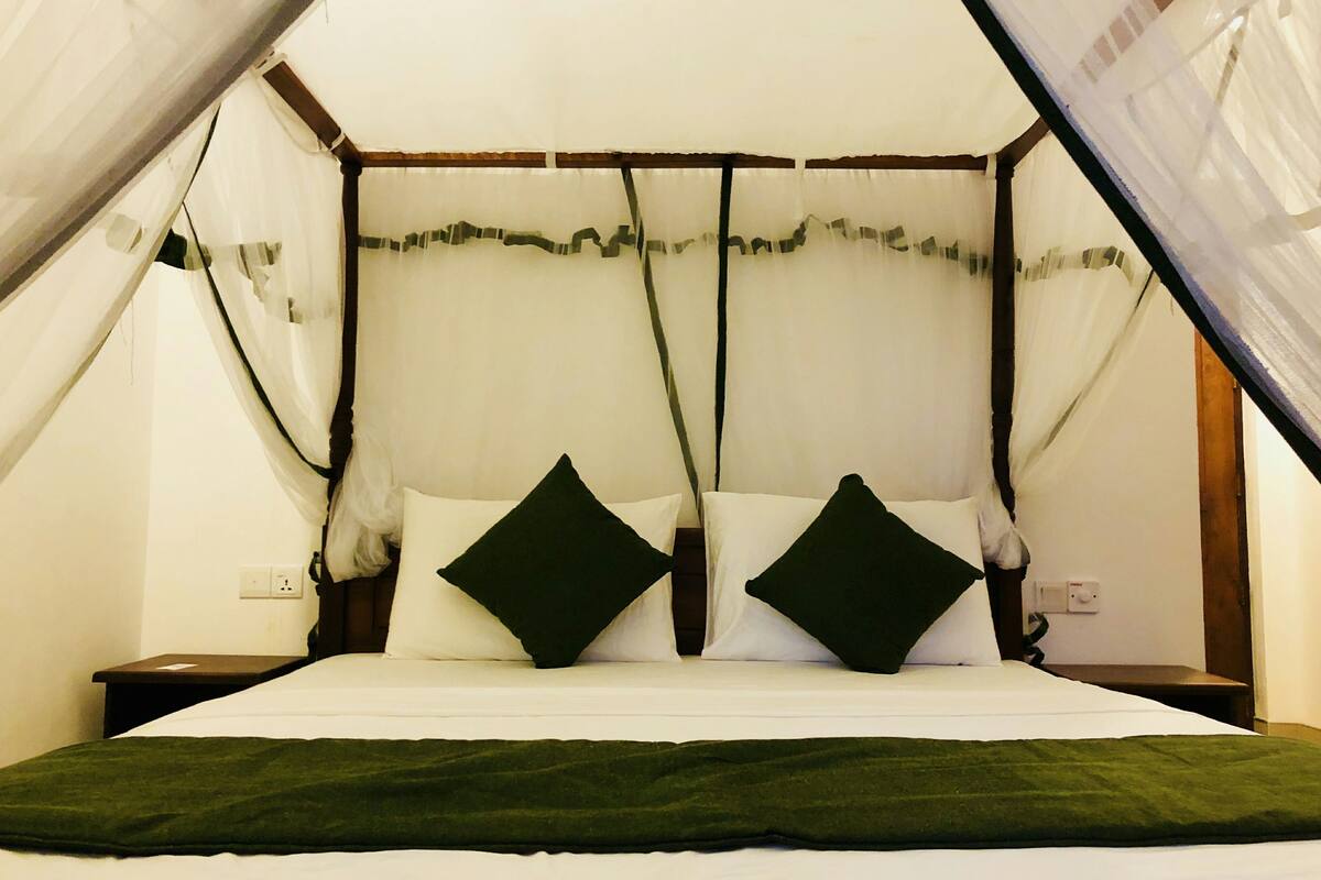 Family Room | 1 bedroom, premium bedding, in-room safe, desk