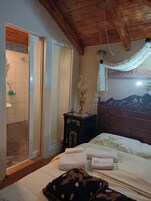 3 bedrooms, desk, free WiFi, bed sheets