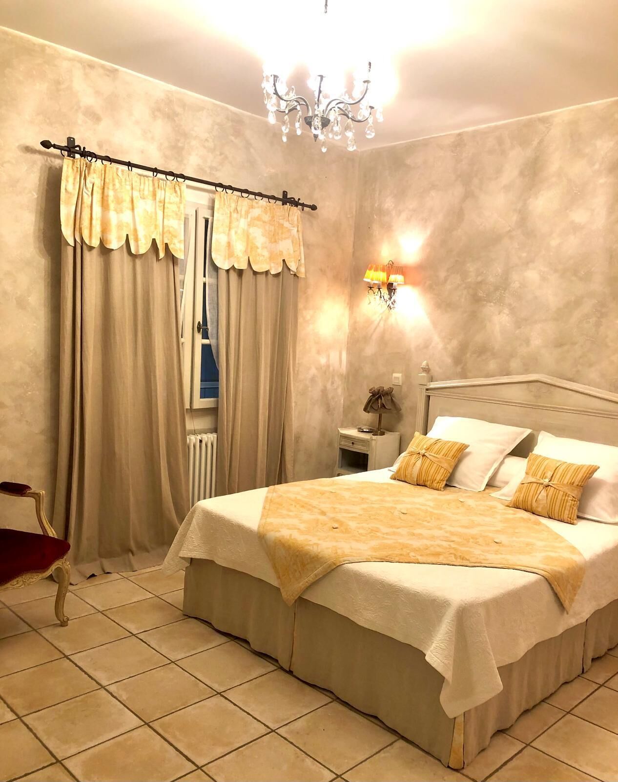 2 bedrooms, iron/ironing board, travel cot, WiFi