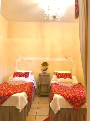 2 bedrooms, iron/ironing board, travel cot, WiFi
