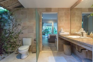 1 bedroom, in-room safe, desk, blackout curtains - Villa Esha Drupadi I (Seminyak)