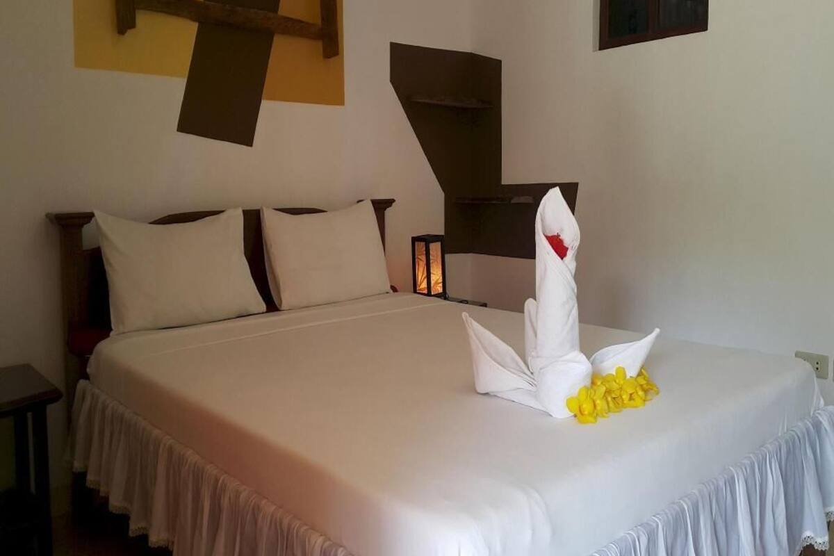 Minibar, in-room safe, desk, iron/ironing board