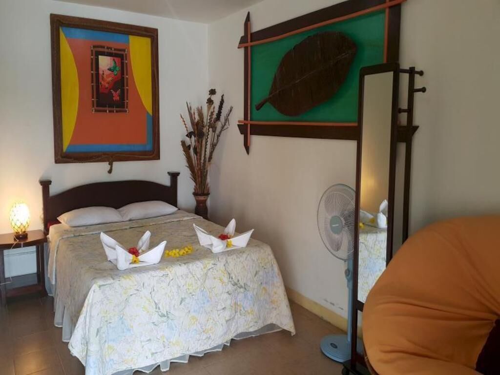 Minibar, in-room safe, desk, iron/ironing board