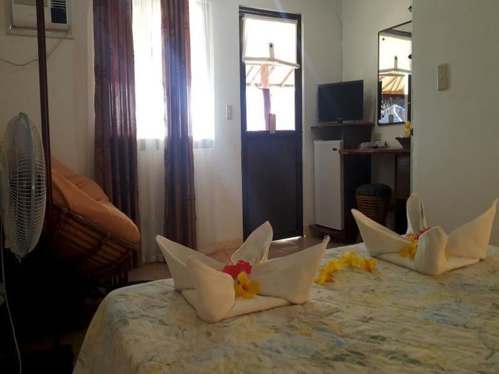 Minibar, in-room safe, desk, iron/ironing board