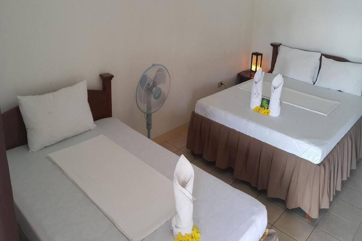 Minibar, in-room safe, desk, iron/ironing board