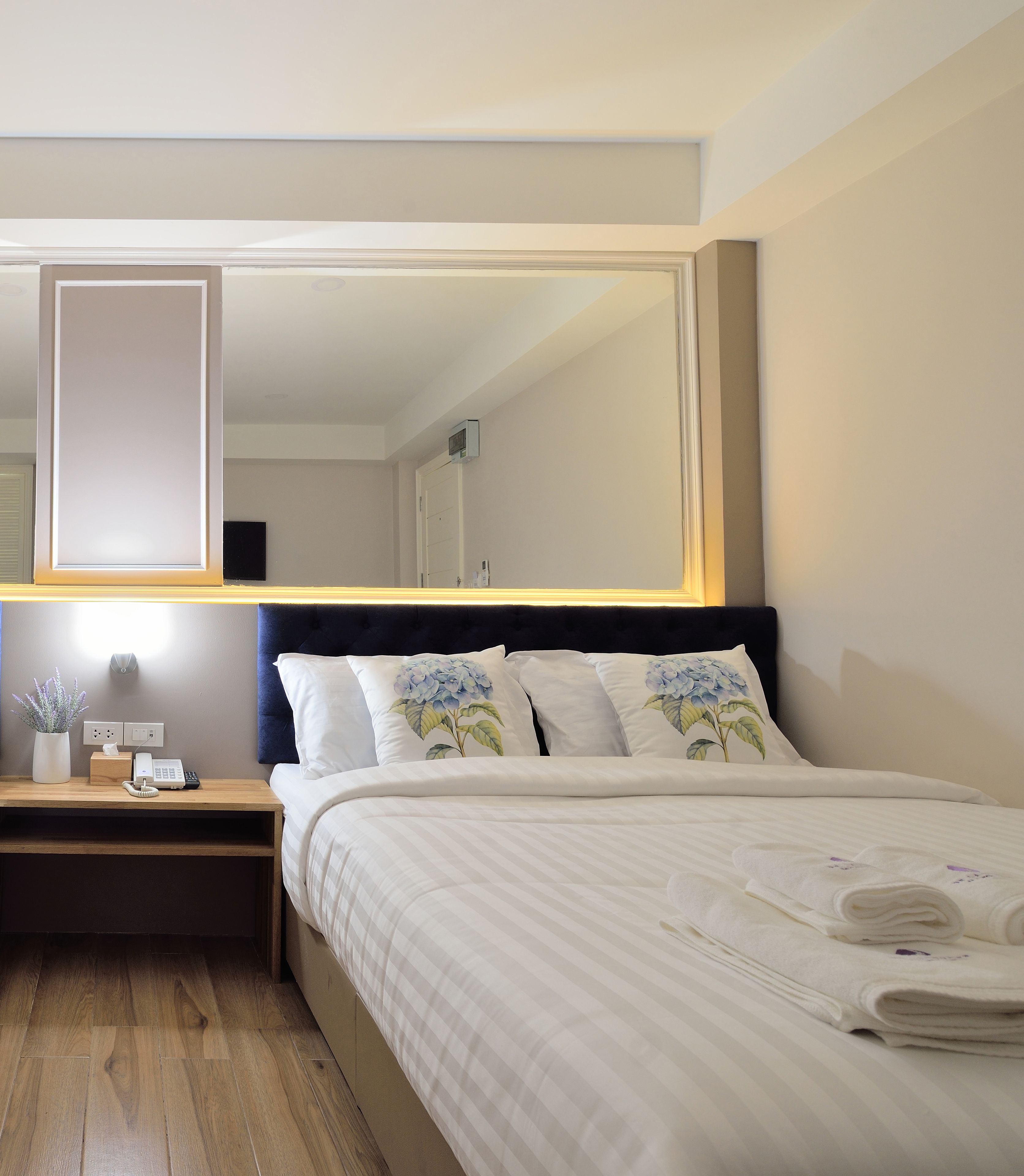 Minibar, in-room safe, individually decorated, individually furnished