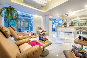 ทรีทเมนท์ดูแลผิว, อโรมาเธอราพี, การนวดแบบดีพทิชชู, การนวดแผนไทย