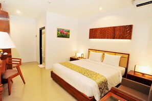 Superior Double Room | Minibar, in-room safe, desk, laptop workspace - Hotel Kautaman (Mataram)