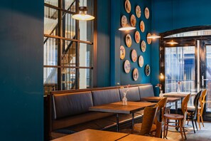 Petit déjeuner buffet servi tous les jours en supplément