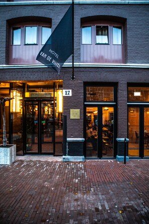 Front of property - Hotel van de Vijsel (Amsterdam)