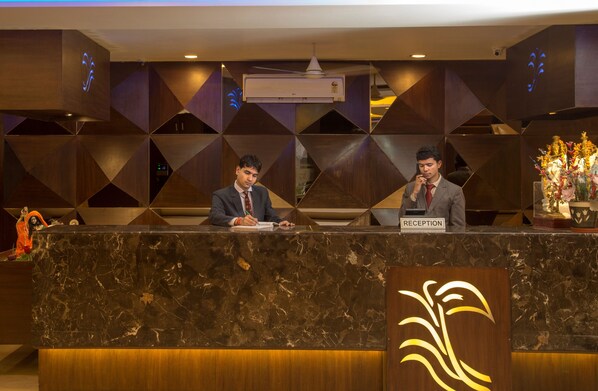 Reception - Shanti Seva Dham - A Religious Stay At Priyakant Ju Temple Vrindavan (Mathura)