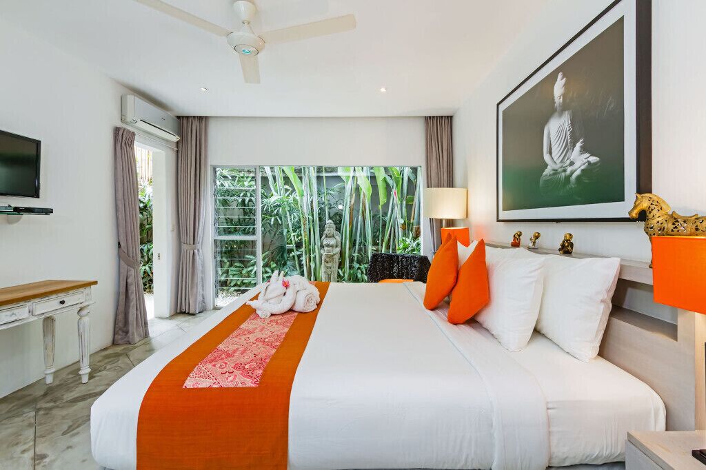 1 habitación, caja de seguridad en la habitación y escritorio 