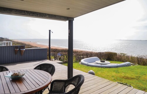1 bedroom beautiful home in Esbjerg V