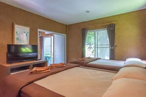 Family Villa, 2 Bedrooms, 2 Bathrooms | Desk, free WiFi, bed sheets
