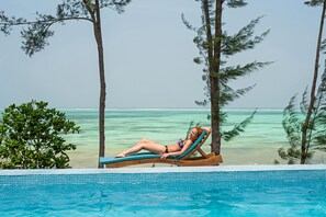 Outdoor pool - Moja Tuu The Luxury Villas & Nature Retreat (Kiwengwa)