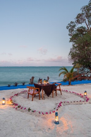 Outdoor dining - Moja Tuu The Luxury Villas & Nature Retreat (Kiwengwa)