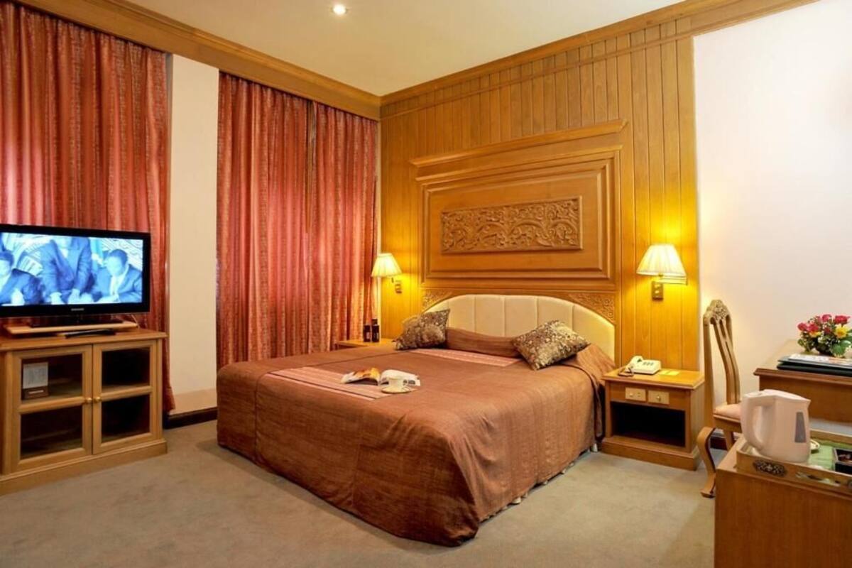 minibar, desk, blackout curtains, free wifi