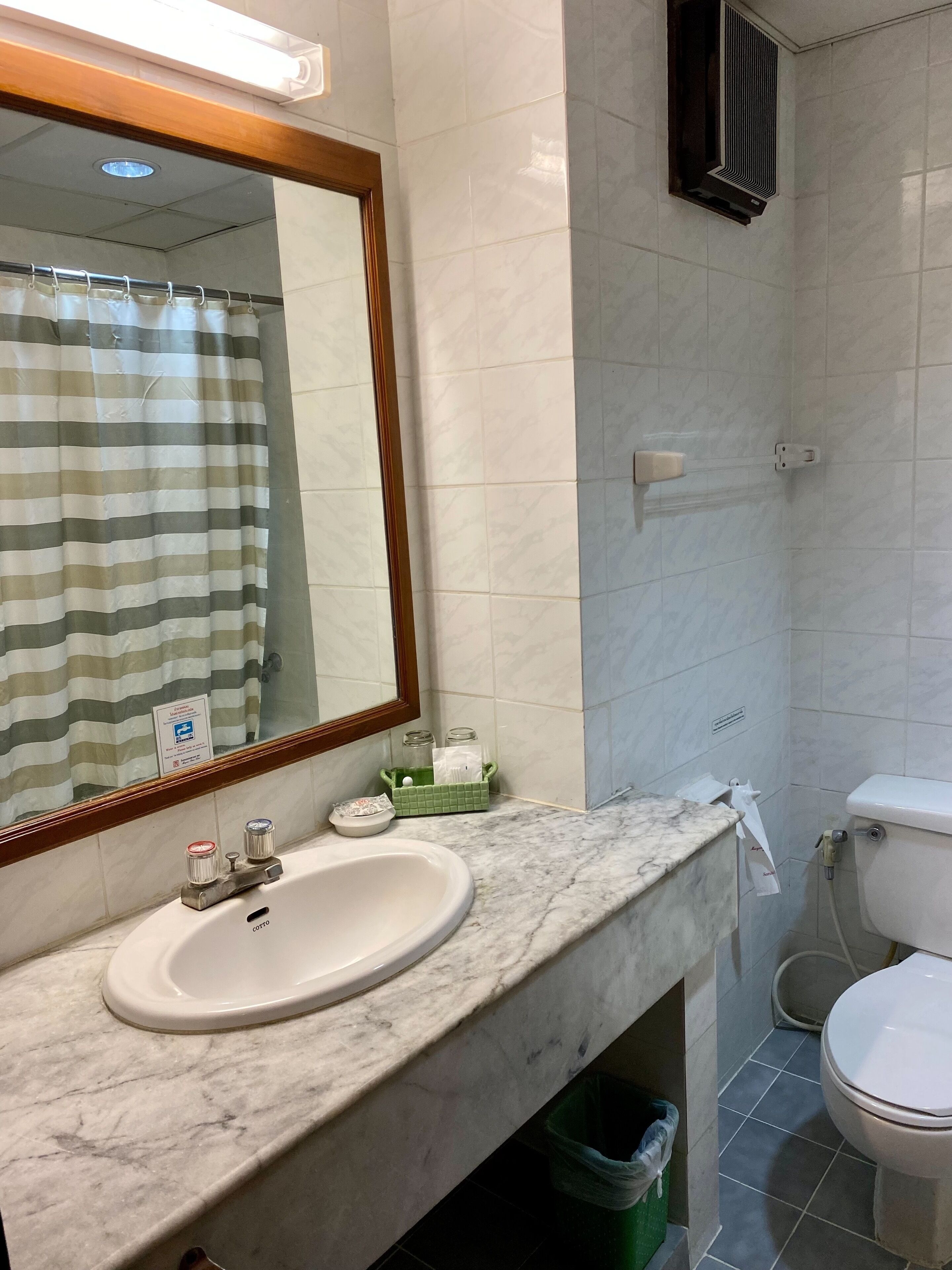 standard twin room | minibar, desk, blackout curtains, free wifi