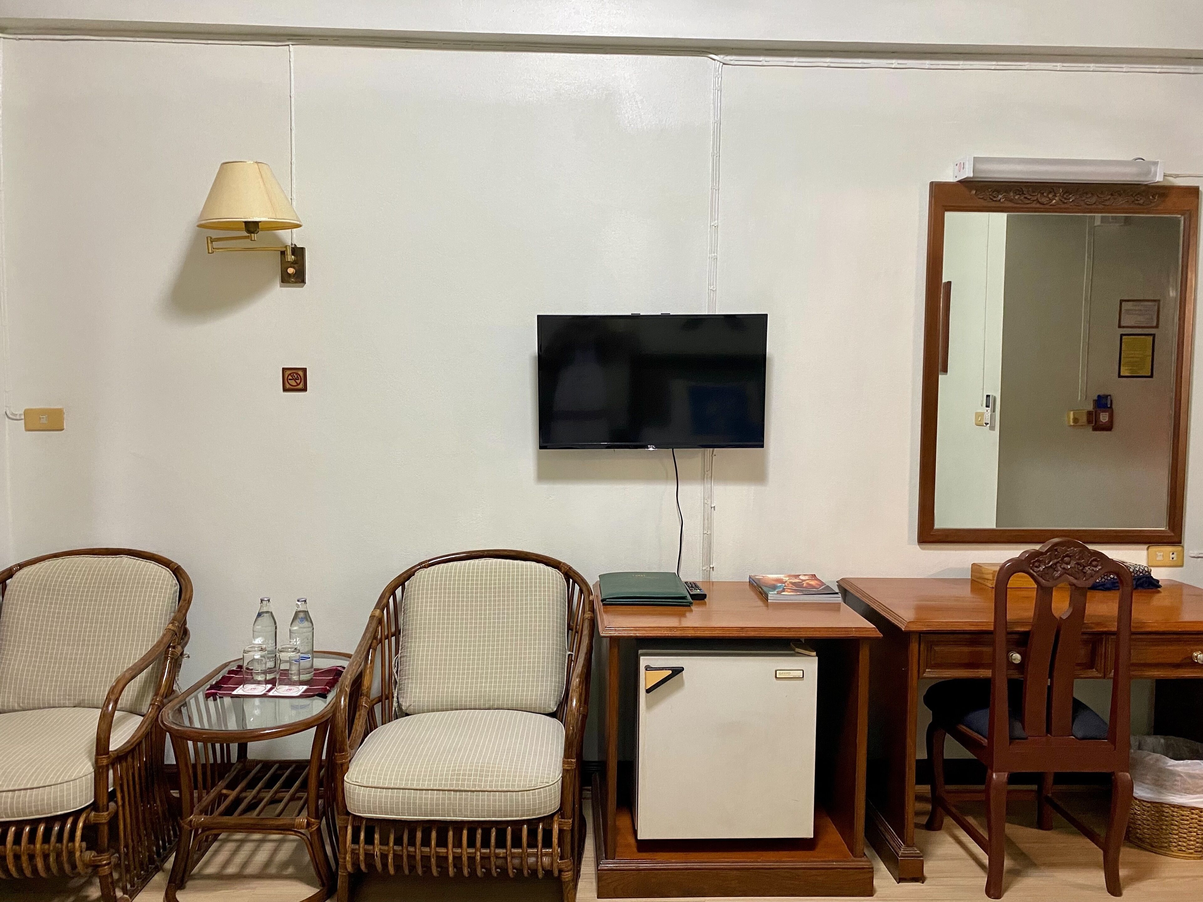 standard twin room | minibar, desk, blackout curtains, free wifi