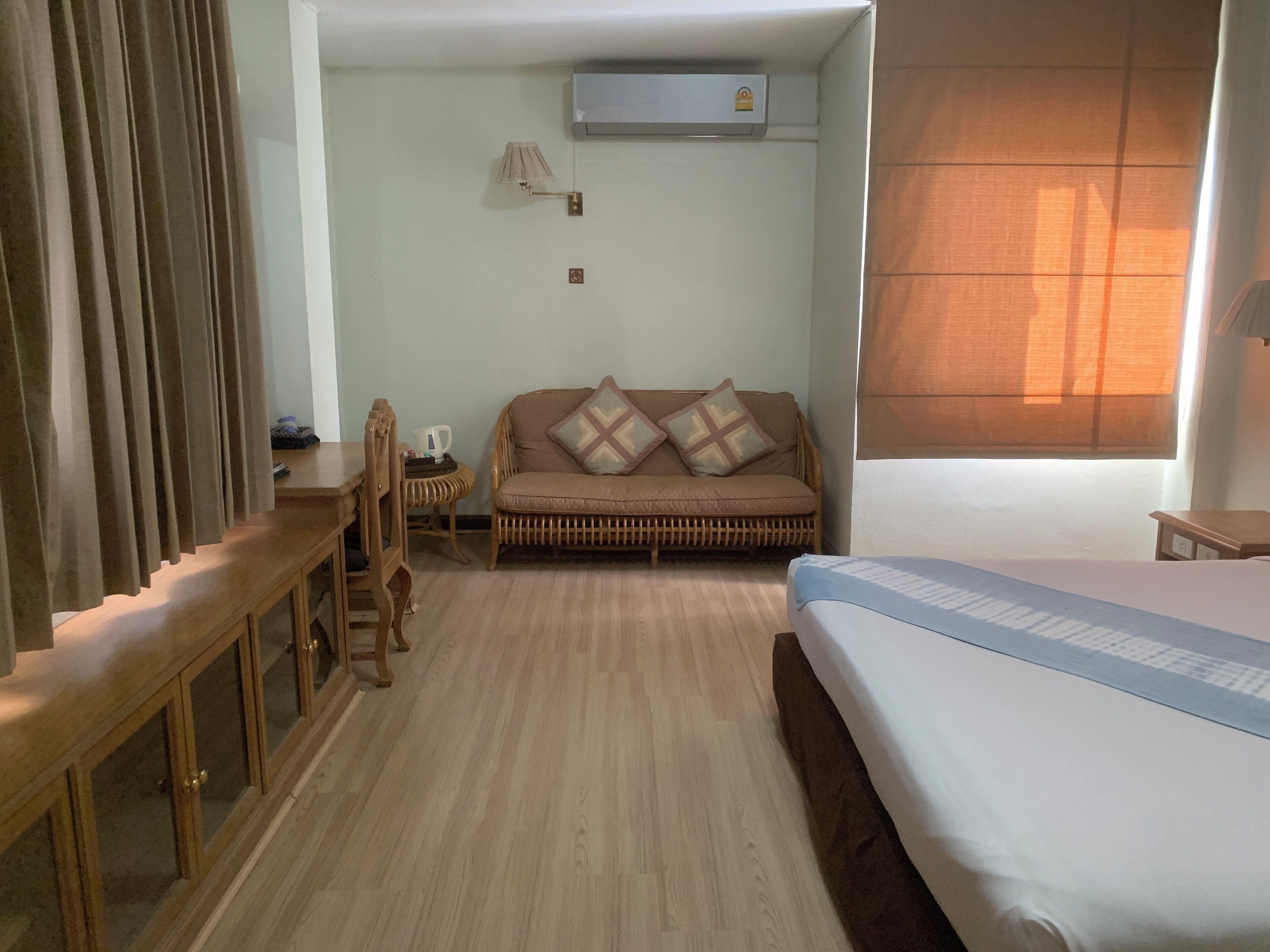 deluxe double room | minibar, desk, blackout curtains, free wifi