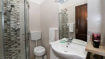 Apartment (Type C) | Badezimmer