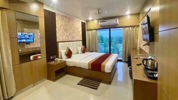 Executive Room | Desk, soundproofing, free WiFi, bed sheets