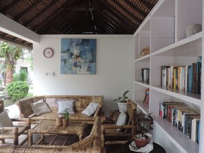 Library - Casus Dream Hotel (Gili Trawangan)