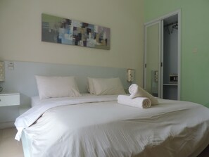 Quarto luxo | Frigobar, cofres nos quartos, escrivaninha