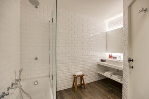 Superior Room, 1 Queen Bed | Bathroom | Free toiletries, hair dryer, towels - Corsendonk Hooge Heyde (Kasterlee)