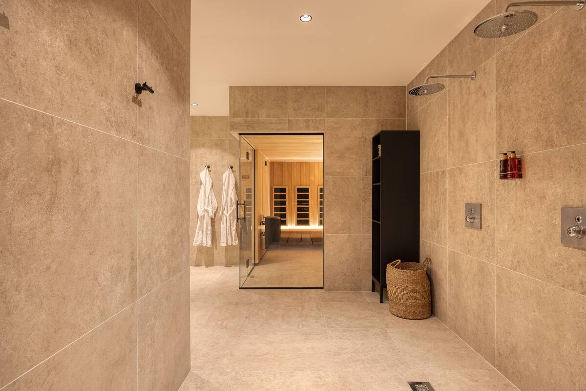 couples treatment room(s), sauna, steam room