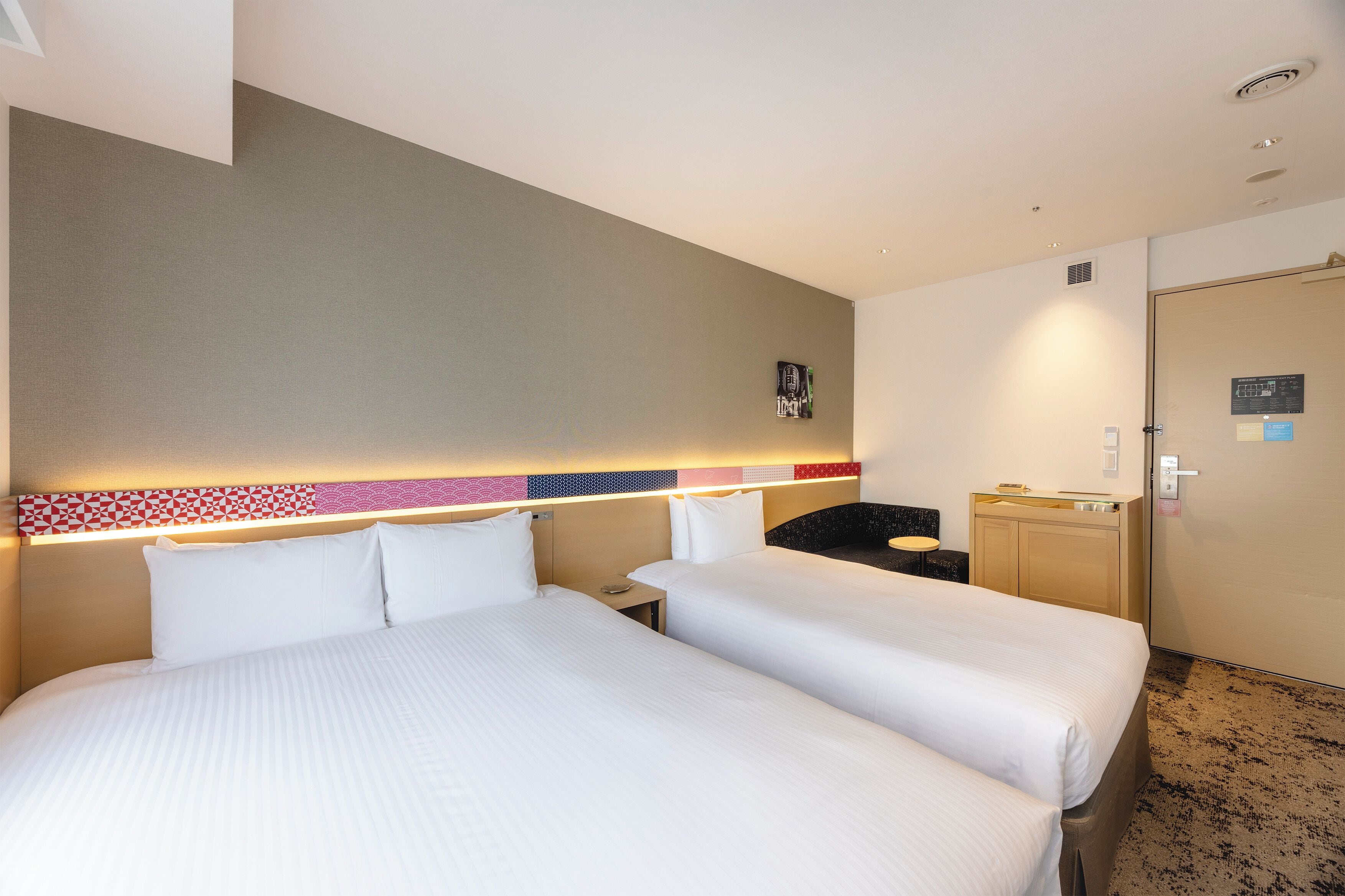 Familiekamer, niet-roken | Luxe beddengoed, donsdekens, een kluis op de kamer