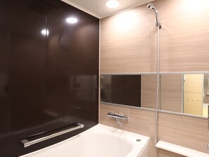 Bathroom shower - Hotel Gracery Asakusa (Tokyo)
