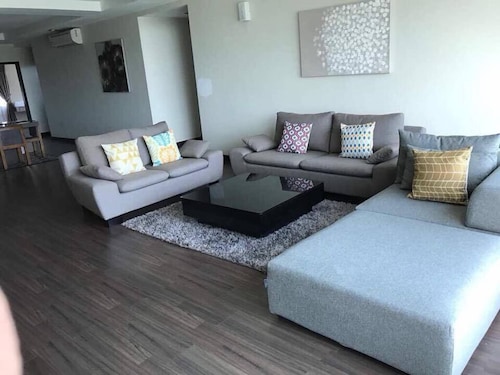 オリオン レジデンス アット タンジュン アル