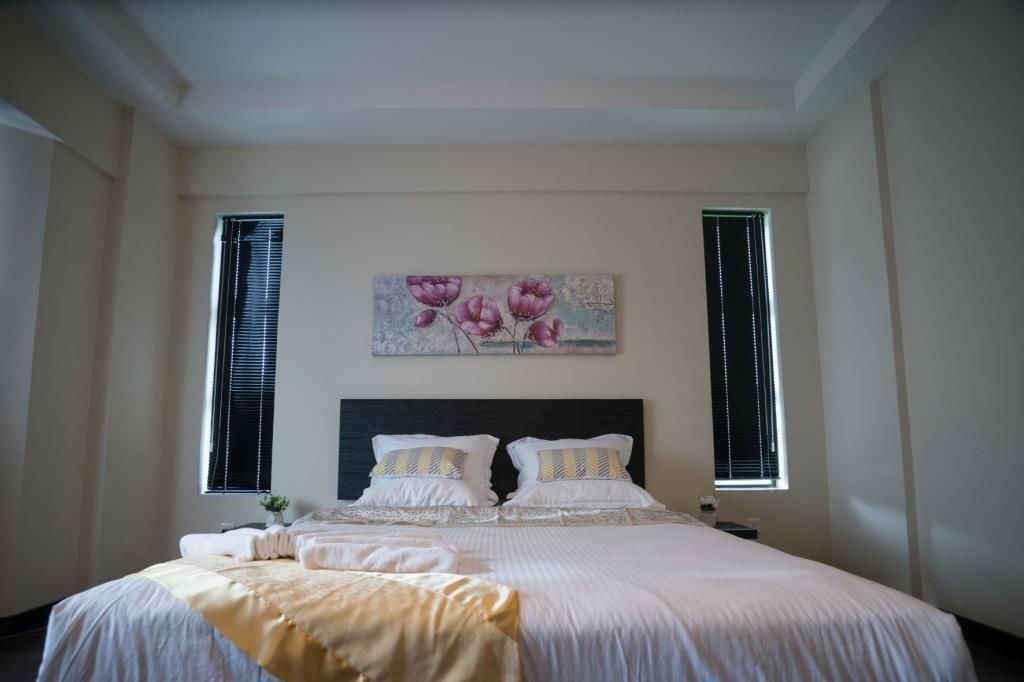 3 bedroom luxury residence  | 3 bedrooms, desk, iron/ironing board, free wifi
