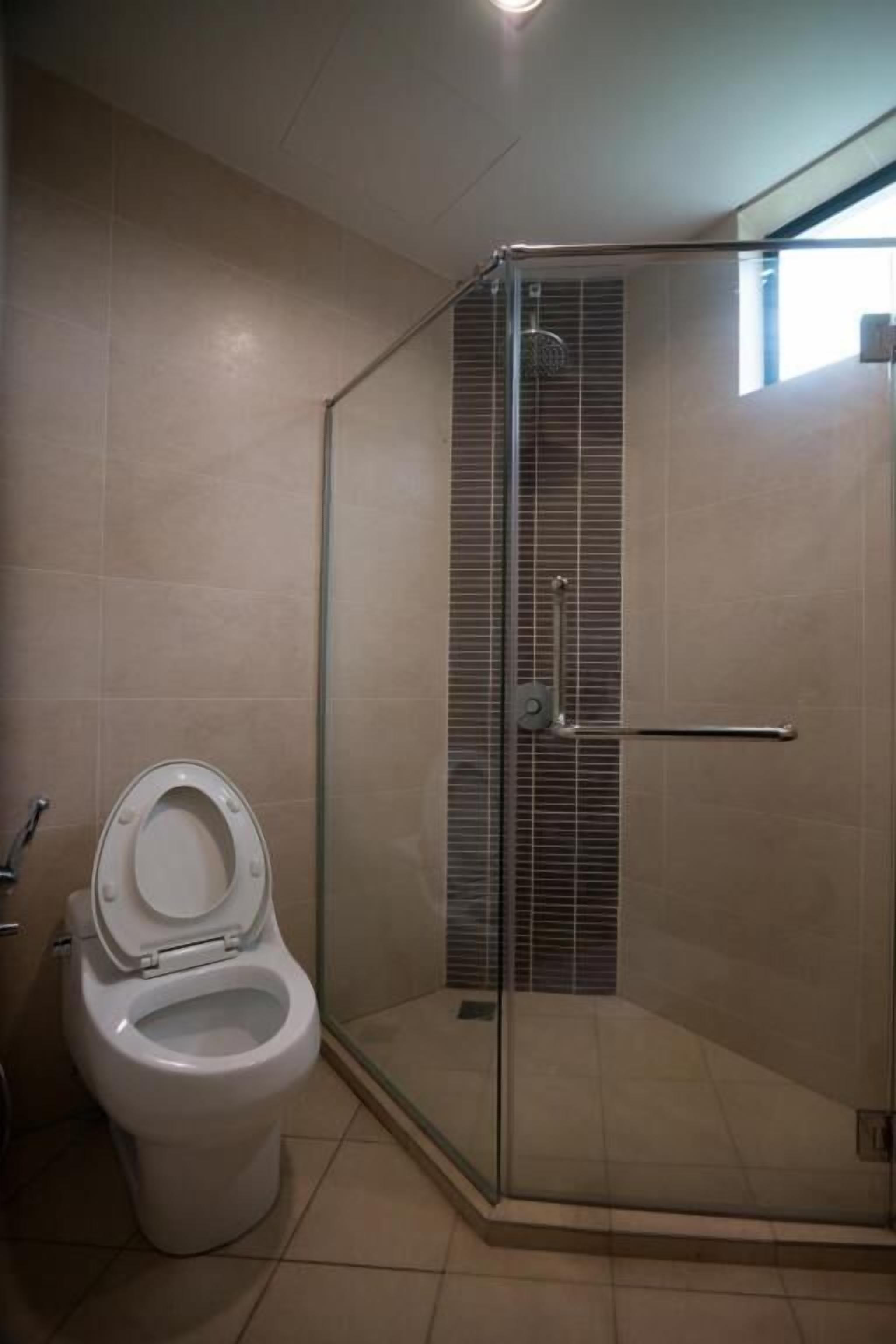 3 bedroom luxury residence  | bathroom | shower, free toiletries, towels