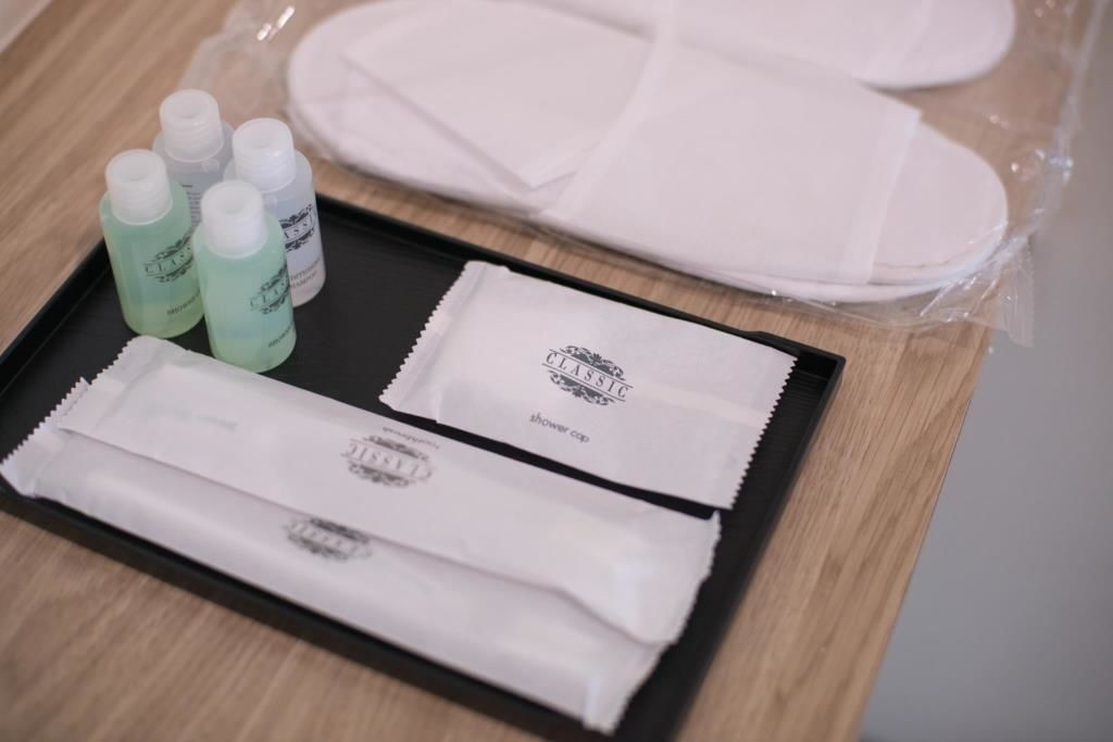 3 bedroom luxury residence  | bathroom amenities | shower, free toiletries, towels