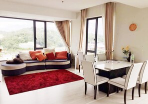 Suite, 2 Schlafzimmer | Wohnbereich