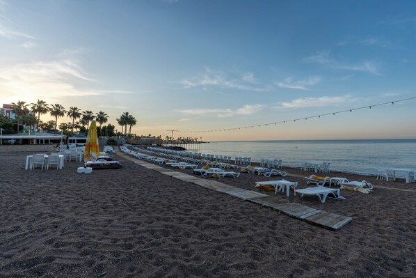 Private beach nearby, sun-loungers, beach umbrellas, beach bar