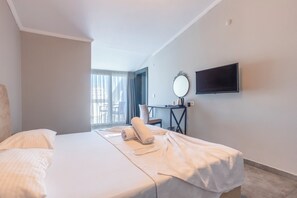Standard Room, 1 Queen Bed, Non Smoking, City View | Premium bedding, laptop workspace, free WiFi, bed sheets - Lara Beach Homes (Antalya)