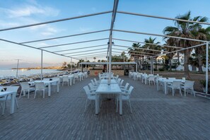 Private beach nearby, sun-loungers, beach umbrellas, beach bar - Lara Beach Homes (Antalya)