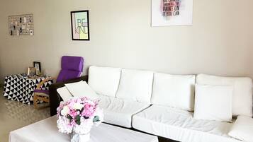 Apartment, 3 Bedrooms | 3 bedrooms, desk, iron/ironing board, free WiFi