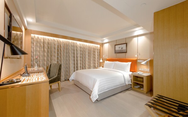 Superior Double Room (Partly Non-Smoking Room (with closed window))