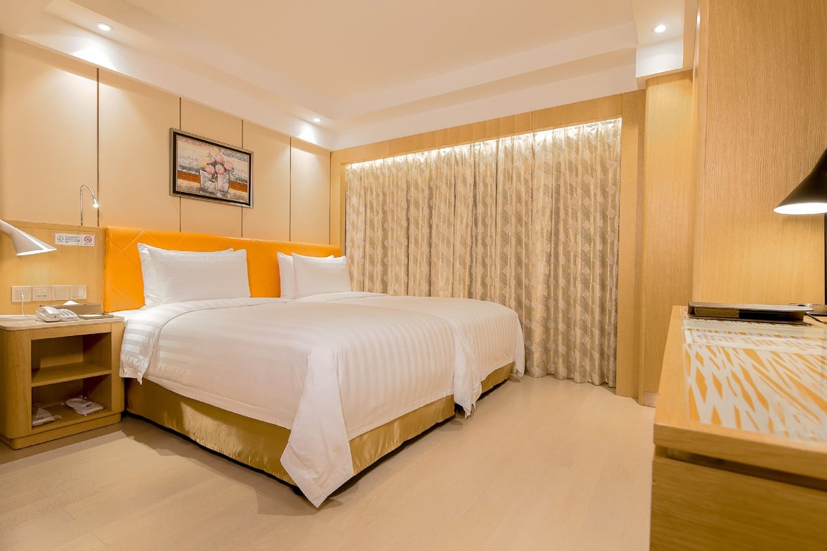 Minibar, in-room safe, desk, soundproofing