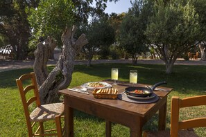Dining - Eco Beach and Magic Garden (Rhodes)