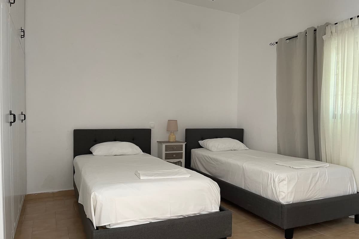 Bungalow Premium, 2 phòng ngủ, không hút thuốc, sát bãi biển | 1 phòng ngủ, bộ trải giường bằng vải cotton Ai Cập