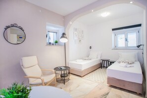 Comfort Studio, 1 Queen Bed, Ground Floor (A1)